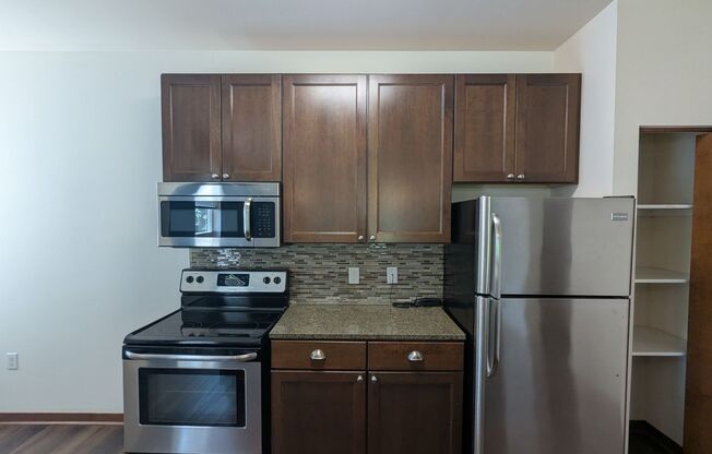 1 bed, 1 bath, 625 sqft, $1,760, Unit 105
