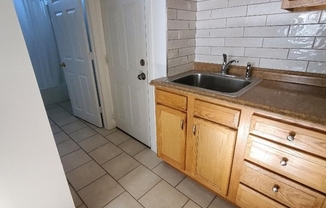 1 bed, 1 bath, 725 sqft, $1,275, Unit 1 SO