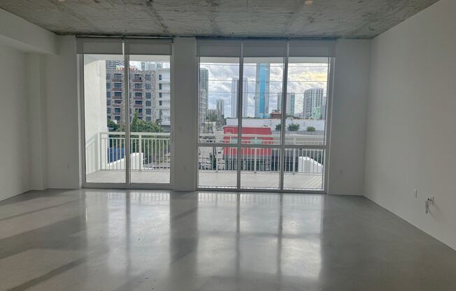 Studio, 1 bath, 737 sqft, $2,550, Unit Unit 302