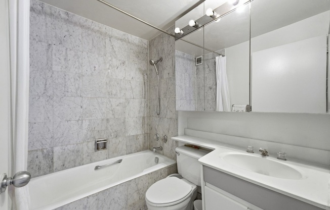 1 bed, 1 bath, 610 sqft, $4,250, Unit 7C