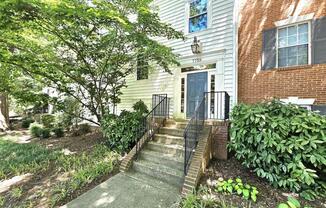 7758 NEW PROVIDENCE DR