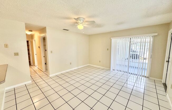 2 beds, 1 bath, $1,595