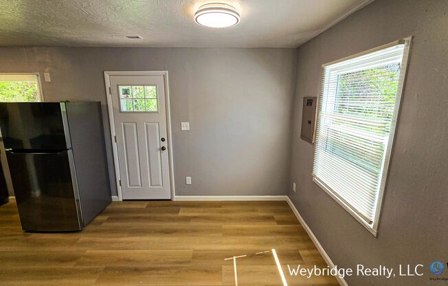 A Nice 3-Bed 1 Bath Ranch Style House in Northside!!!