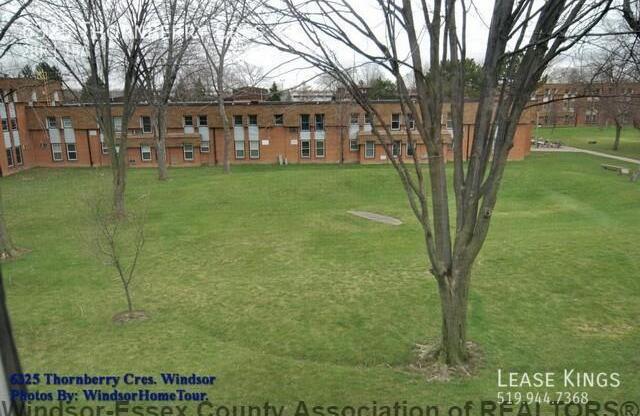 6325 THORNBERRY CRES