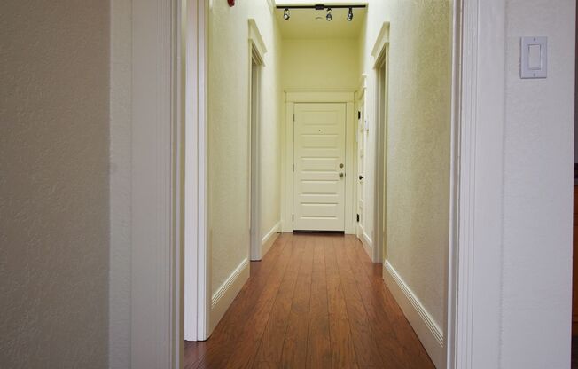 211 W 1 AVE