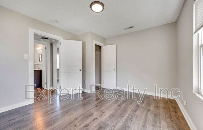 1029 57 ST W