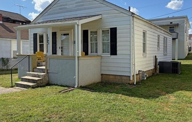 Three Bedroom Newly Renovated Home in South Charleston