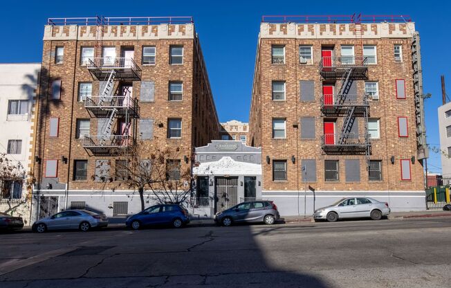 Great Studio and One Bedroom Apartment Home for Rent Near Downtown LA!