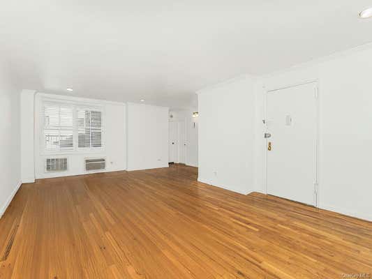 1 bed, 1 bath, 700 sqft, $2,100, Unit 4L