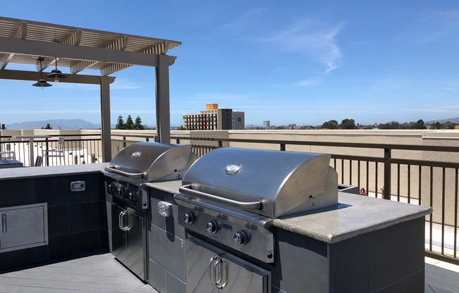 Rooftop BBQ l Rasa Apartments in Oakland CA