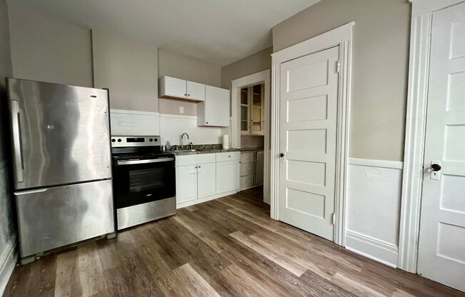 3 beds, 1 bath, $1,495, Unit 41