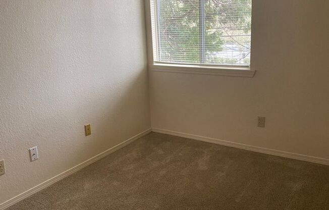 2 beds, 1 bath, 803 sqft, $1,468, Unit CMV 12223 - 204