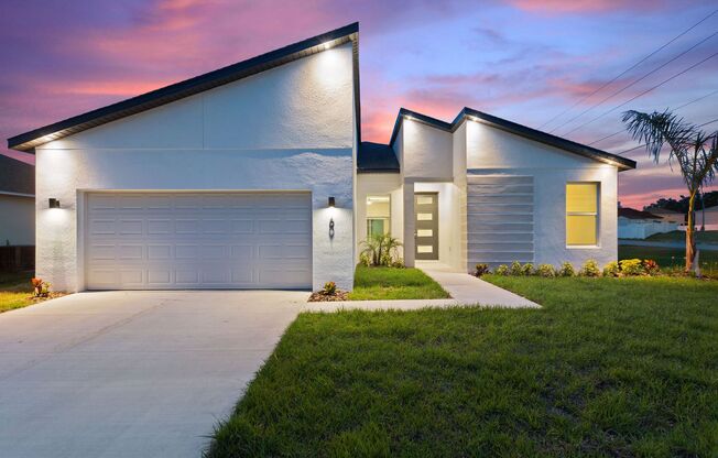 Newly Built! Modern, energy efficient home with ALL of the upgrades!
