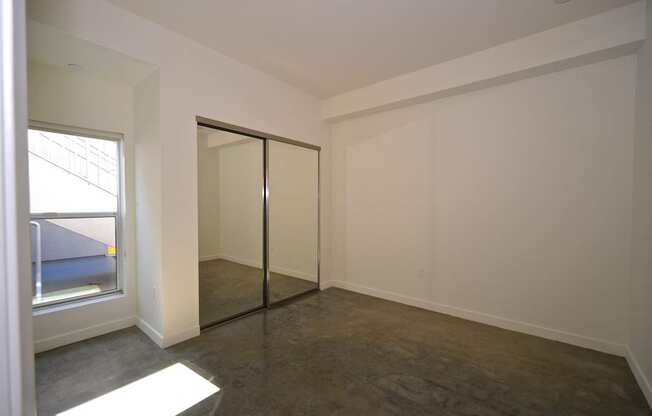 Mar Vista Lofts - Bedroom