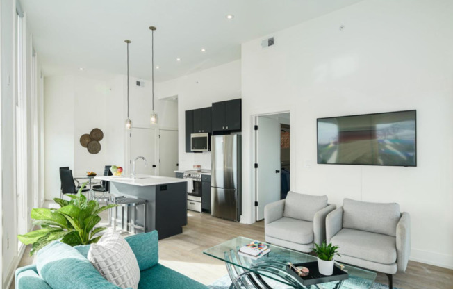 2 beds, 2 baths, 950 sqft, $1,799, Unit Unit 202