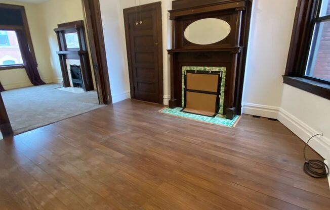 1309 E Carson