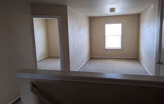 MOVE IN SPECIAL!