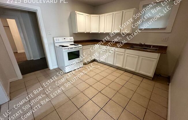 3 beds, 2 baths, $925