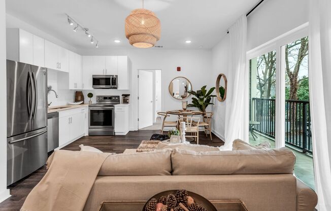 2 beds, 2 baths, 781 sqft, $1,542, Unit 204
