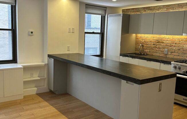 35 E 38 ST