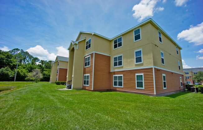 Grande Court Apartments at Boggy Creek