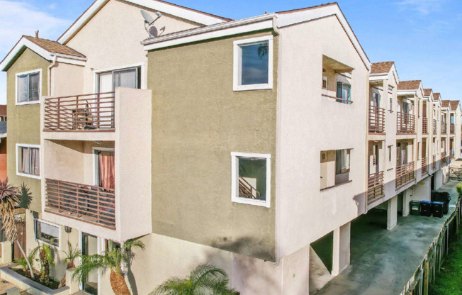 Newly Upgraded 2BD/2BA Apartment Home. Hurry, Won't Last Long!