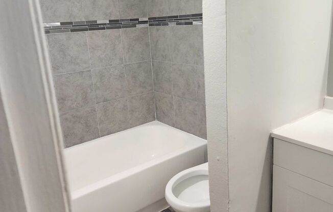 3 beds, 2 baths, 1,000 sqft, $1,200, Unit 111