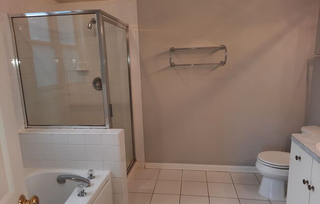 2 beds, 2 baths, $2,800, Unit 3N