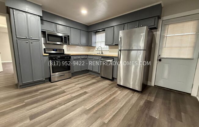 1303 Des Jardines St