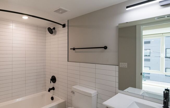 1 bed, 1 bath, 761 sqft, $1,850, Unit 300