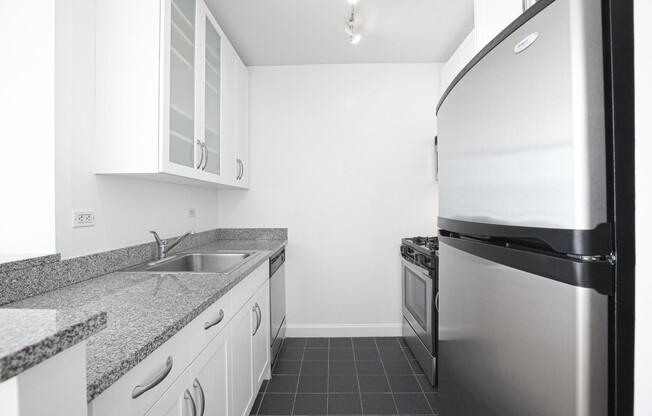 1 bed, 1 bath, $4,400, Unit S17A