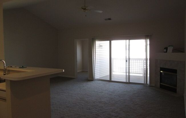 1 bed, 1 bath, 981 sqft, $1,132, Unit 07-304