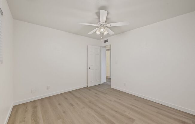 2 beds, 1 bath, 935 sqft, $1,599, Unit 01
