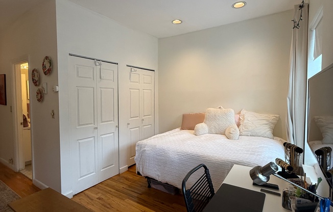 21 Follen St Apt 4