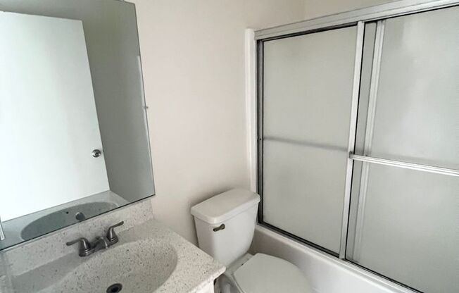 2 beds, 1 bath, 800 sqft, $2,125, Unit 606-320