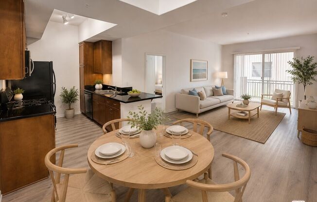 2 beds, 2 baths, 1,000 sqft, $4,100, Unit 312