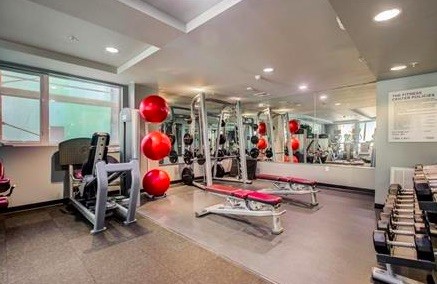 2 beds, 2 baths, 1,050 sqft, $3,100, Unit 402