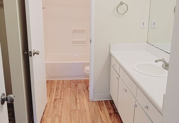 1 bed, 1 bath, 600 sqft, $2,400, Unit 610