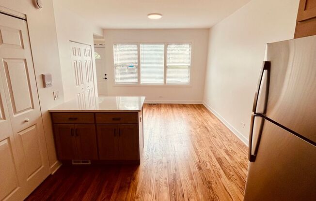 1 bed, 1 bath, 650 sqft, $1,695