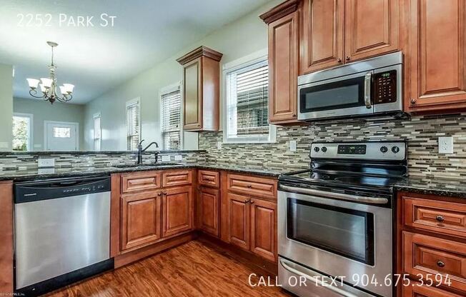 2 beds, 2 baths, 1,242 sqft, $1,850