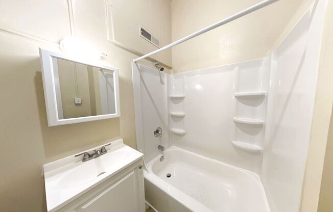 Studio, 1 bath, 390 sqft, $1,395, Unit H