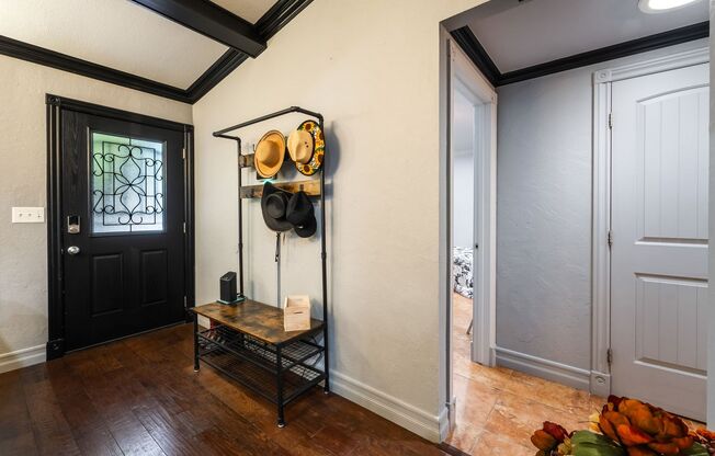 Lovely Single Story Furnished home!