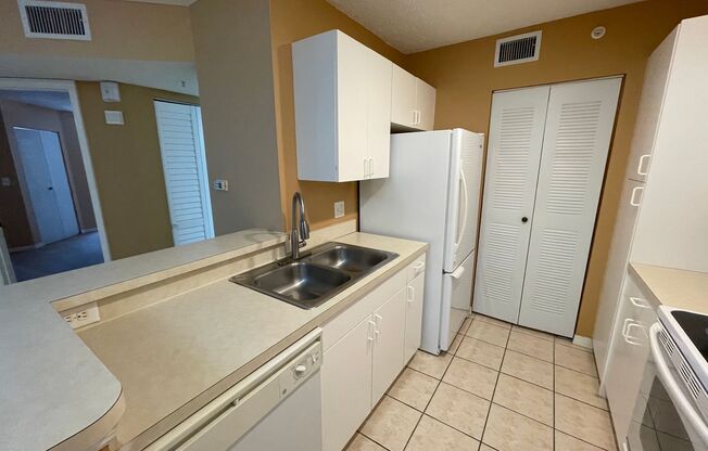 ANNUAL RENTAL - SAN MIRAGE-BONITA SPRINGS 1 BED 1 BATH