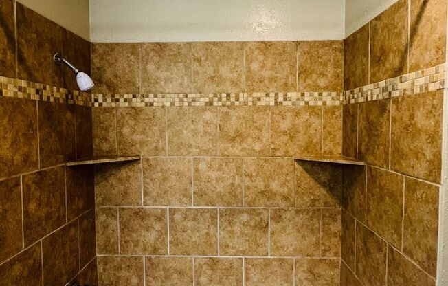 1 bed, 1 bath, 666 sqft, $1,175, Unit 1-136