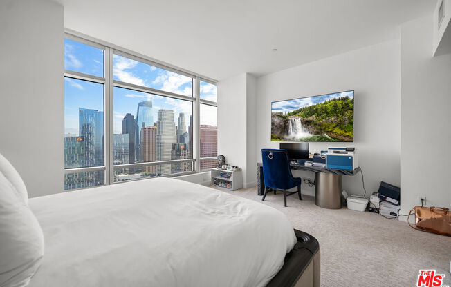 2 beds, 3 baths, 1,700 sqft, $9,500, Unit 37K