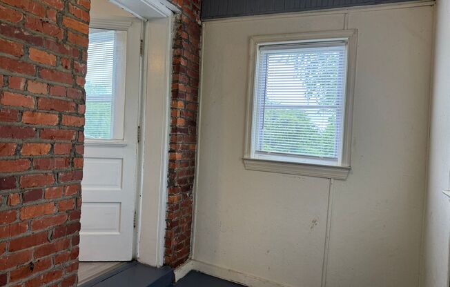 601 B E. Broadway, Hopewell - Second Floor Apartment