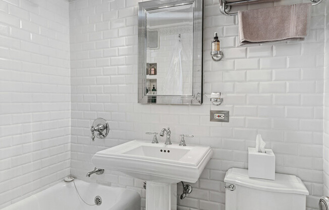 Studio, 1 bath, $2,875, Unit 1629