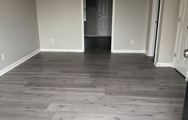 2 bedroom 1.5 bathroom townhouse