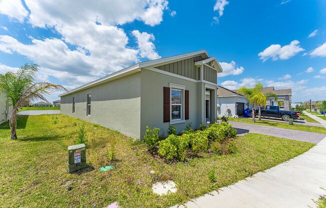 4 beds, 2 baths, $2,600, Unit Knightsbridge