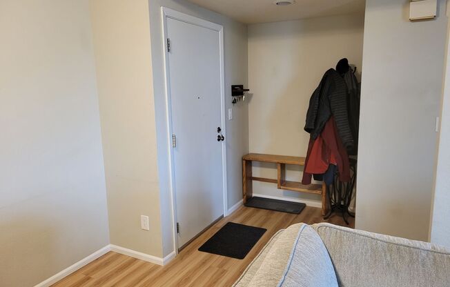 AIR-CONDITIONED 2 Bedroom Condo in Northgate